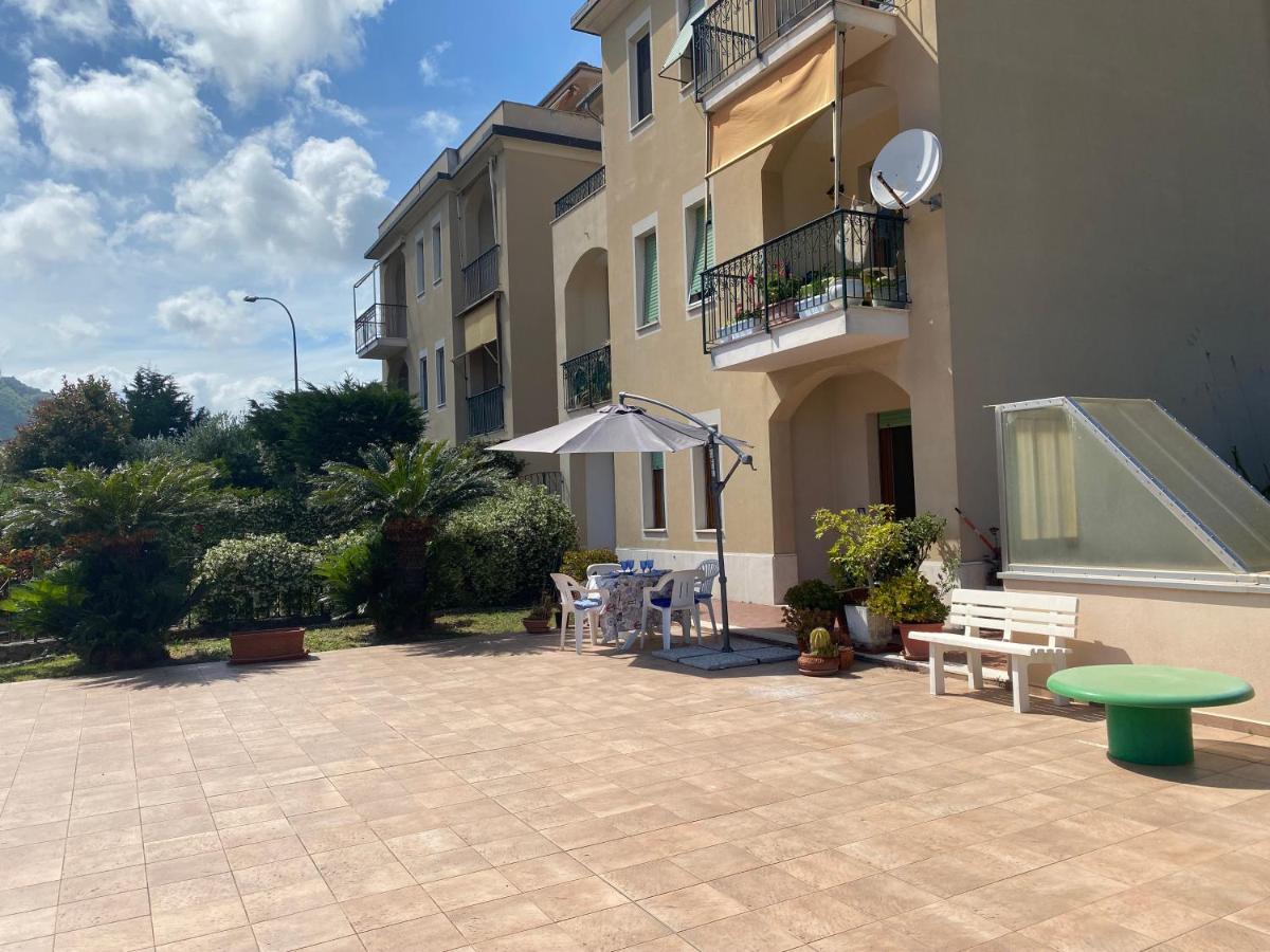 Vivi La Mia Liguria - Esclusivo Appartamento Con Terrazzo E Giardino Finale Ligure Exterior foto